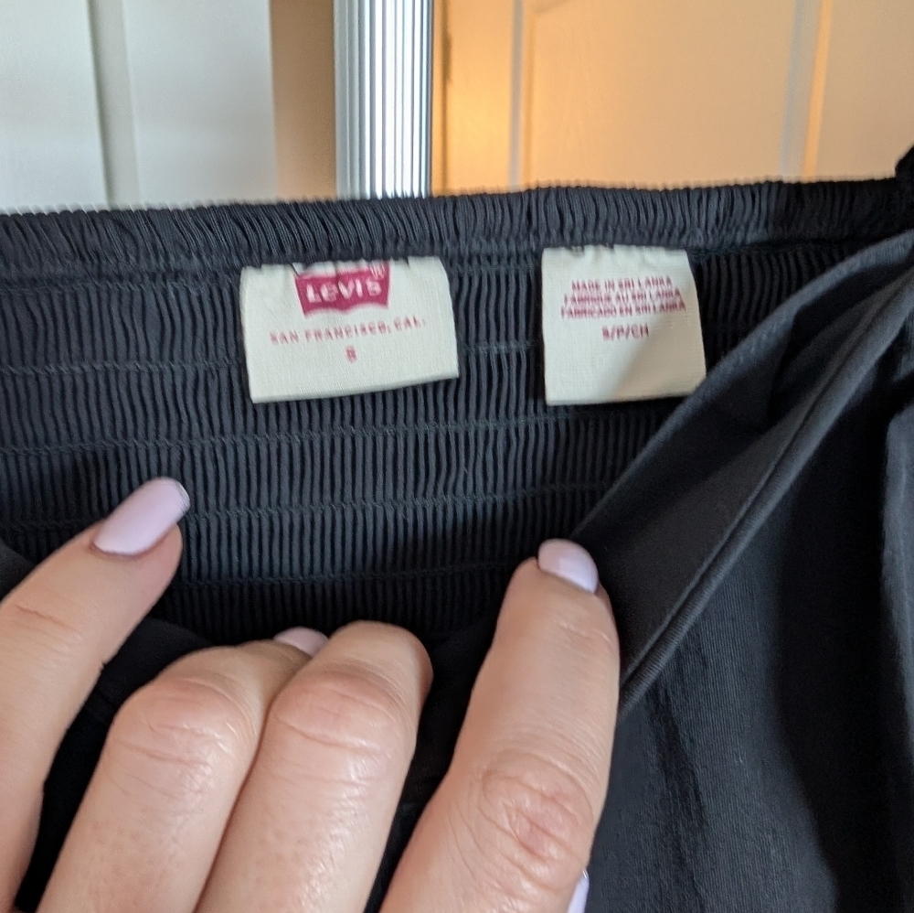 Levi's Louise Black Puff Sleeve Top - Picture 5 of 5